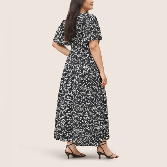 BloomChic Black & White Floral Maxi Dress Women’s US 20 V-Neck Short Sleeve Slit - Picture 2 of 9